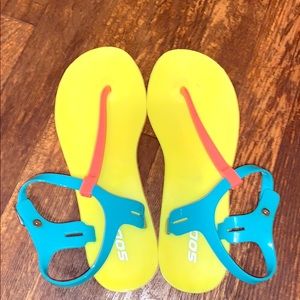soda jelly sandals